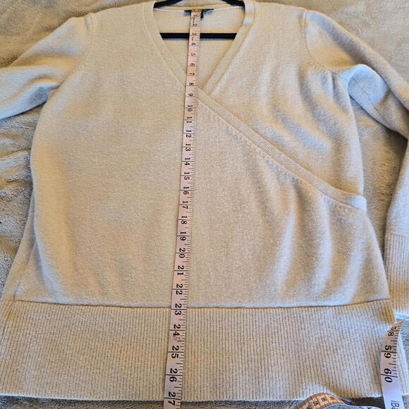 Ann Taylor Women's Beige Wool Blend Pullover V Neck Stretch Sweater Large - Picture 7 of 8